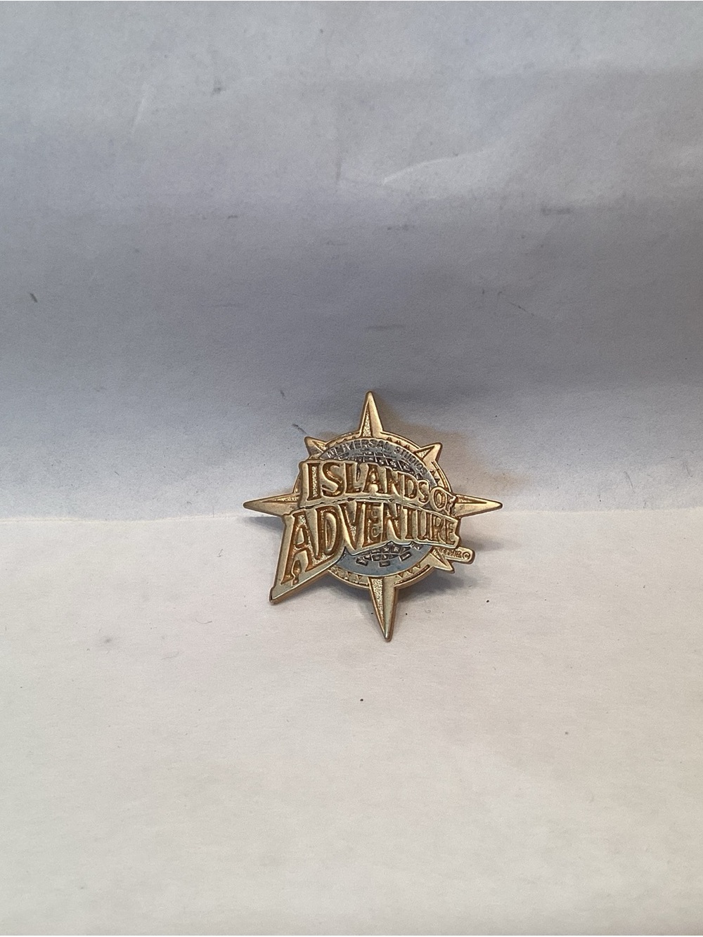 Universal Studios Orlando Florida - Islands of Adventure Compass Logo Pin EUC